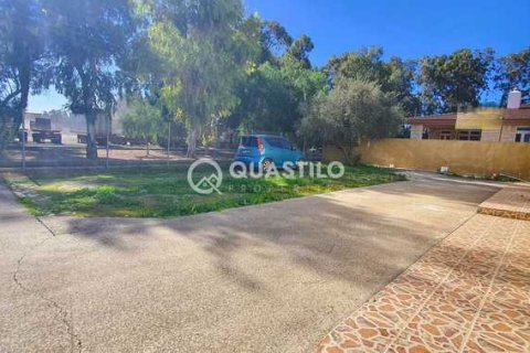 4 bedrooms Villa in Limassol, Cyprus No. 82042 2