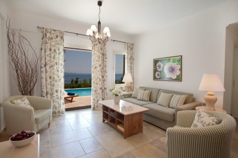 420m² Villa in Meganisi, Greece No. 109001 4
