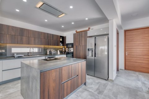 5 bedrooms Villa in Livadia, Cyprus No. 36864 3