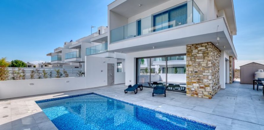 5 bedrooms Villa in Livadia, Cyprus No. 36864