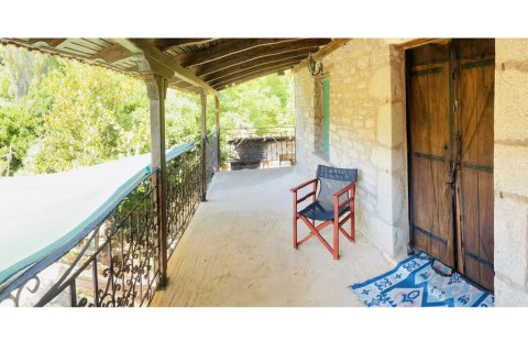 2 bedrooms House in Argalasti, Greece No. 108397 1