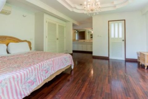 4 bedrooms Townhouse in Hua Hin, Thailand No. 95860 16