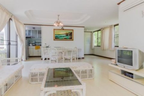 4 bedrooms Townhouse in Hua Hin, Thailand No. 95860 10