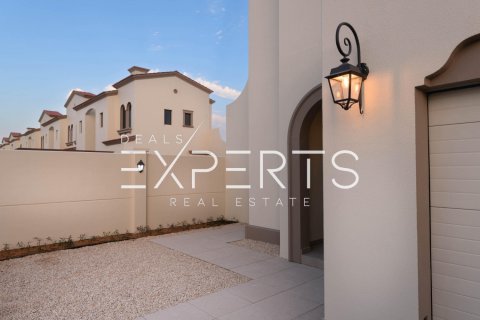 5 bedrooms Villa in Al Mearag City, Vietnam No. 83048 2