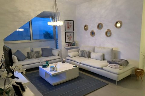 3 bedrooms Apartment in Larnaca, Cyprus No. 36985 5