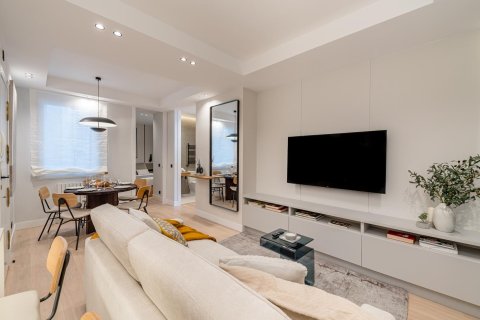 2 bedrooms Apartment in Madrid, Spain No. 26909