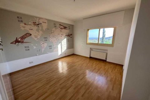 5 bedrooms House in Agios Tychonas, Cyprus No. 31865 3