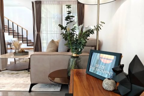 4 bedrooms House in Chiang Mai, Thailand No. 98160 11