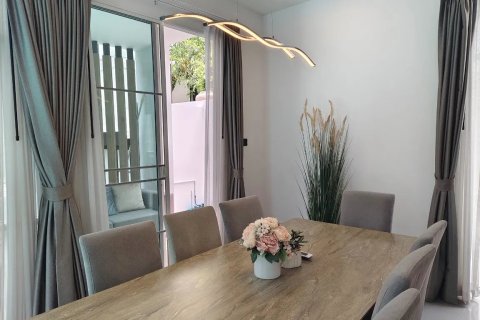 4 bedrooms House in Chiang Mai, Thailand No. 98160 12