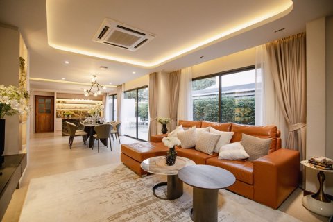 4 bedrooms House in Chiang Mai, Thailand No. 96690 7