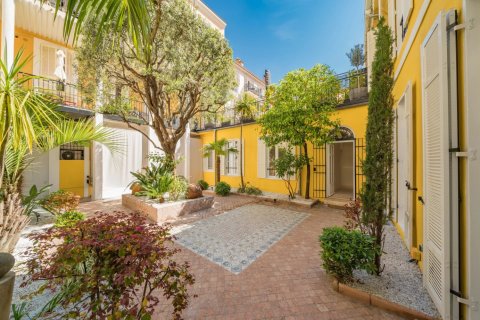 3 bedrooms Apartment in Cannes, France No. 69180 2