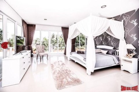 5 bedrooms Villa in Jomtien Beach, Thailand No. 96957 18