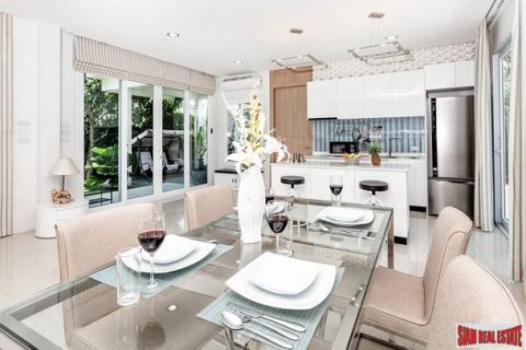 5 bedrooms Villa in Jomtien Beach, Thailand No. 96957 14