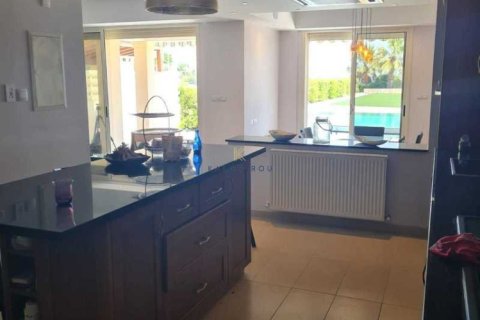 5 bedrooms House in Pervolia, Cyprus No. 29337 4