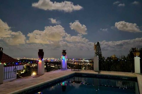 4 chambres Villa à Tala, Cyprus No. 84410 3