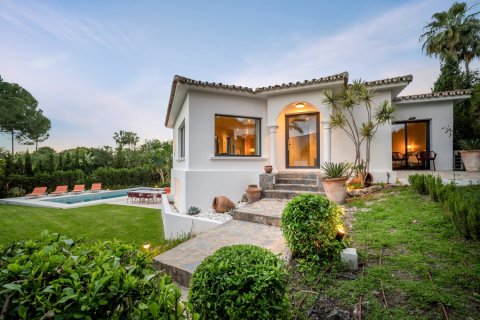 4 bedrooms Villa in Marbella, Spain No. 111286