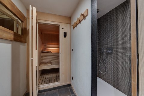 4 bedrooms Apartment in Val-d'Isere, France No. 99399 13