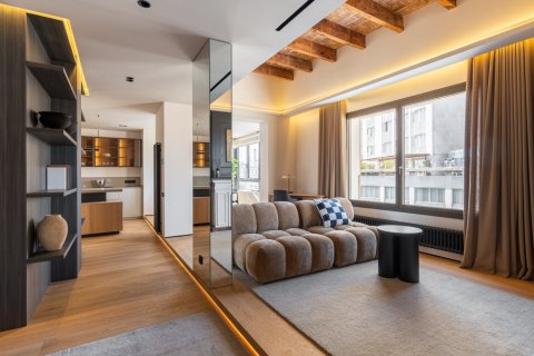 4 bedrooms Apartment in Barcelona, Spain No. 99035