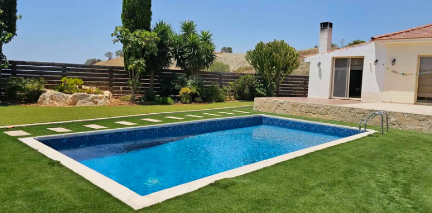 3 dormitorios Villa en Moni, Cyprus No. 101082