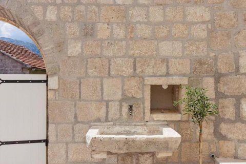 4 bedrooms House in Kotor, Montenegro No. 104832 16