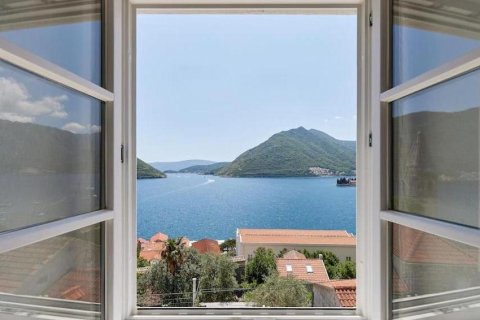 4 bedrooms House in Kotor, Montenegro No. 104832 12