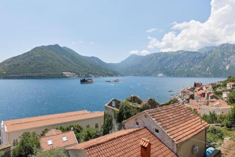4 bedrooms House in Kotor, Montenegro No. 104832 17
