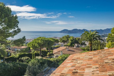 7 bedrooms Villa in Cannes, France No. 83447 3