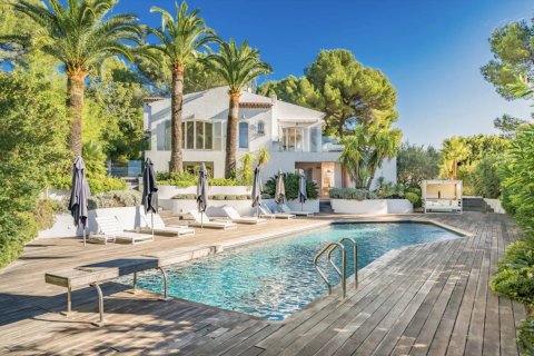7 bedrooms Villa in Cannes, France No. 83447 2