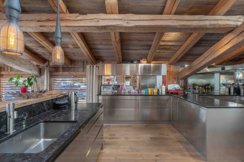 6 bedrooms House in Megeve, France No. 99378 5