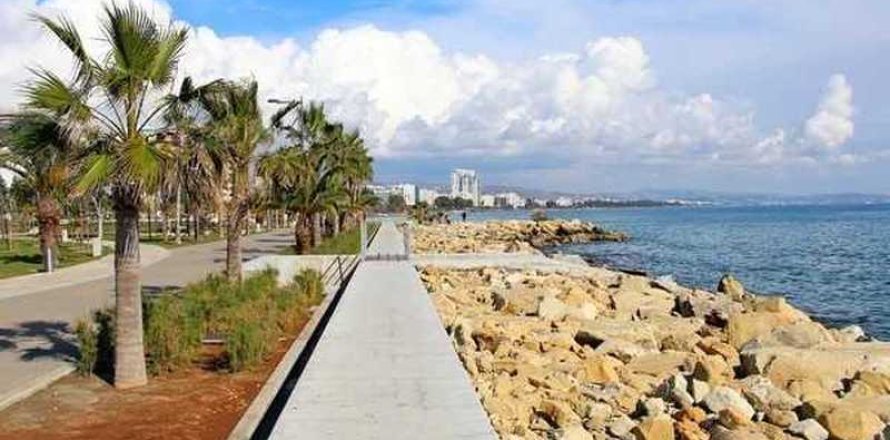 Commercial property in Germasogeia, Cyprus No. 35781