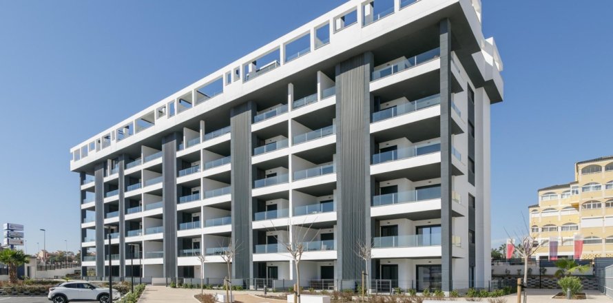 3 bedrooms Apartment in Torrevieja, Spain No. 111549