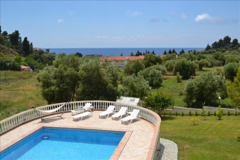 5 bedrooms Villa in Chalkidiki, Greece No. 59199 3