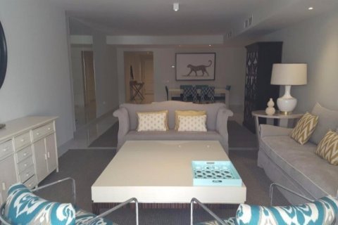 2 bedrooms Apartment in Puerto Banus, Spain No. 25170