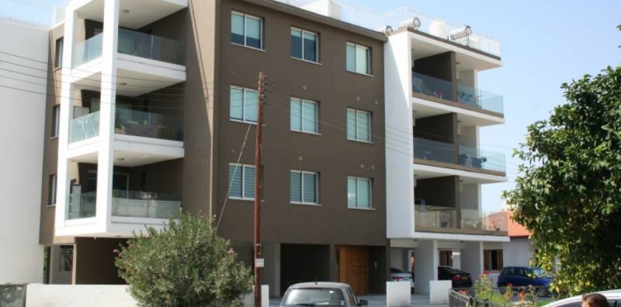 1490m² Commercial property en Limassol, Cyprus No. 105986