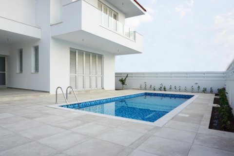 3 bedrooms Villa in Larnaca, Cyprus No. 106245 9