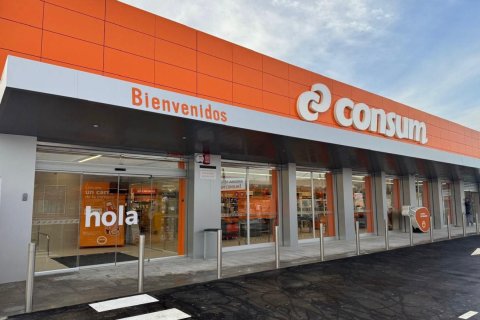 9360m² Commercial property à Barcelona, Spain No. 99093