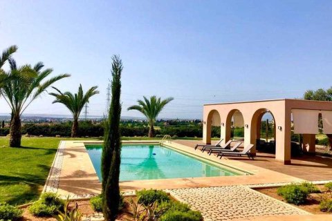 4 bedrooms House in Kato Polemidia, Cyprus No. 30536 1