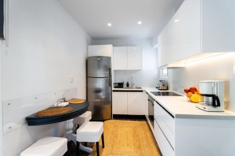 Квартира с 2 спальнями в Афины, Греция №122511 20