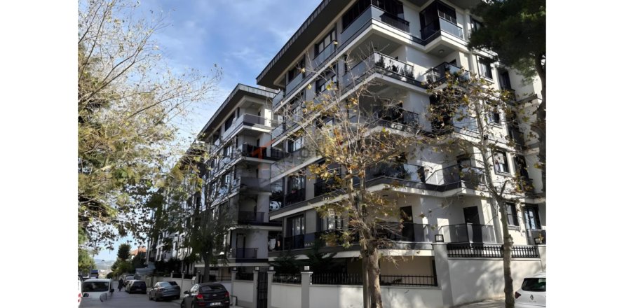 2 bedrooms Apartment in Üsküdar, Turkey No. 120981