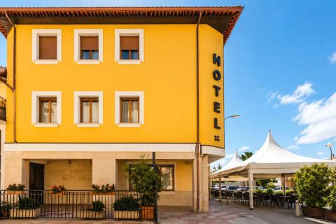17 chambres Commercial property à Alicante, Spain No. 99139
