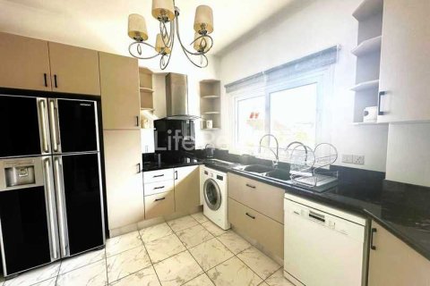 4 dormitorios Penthouse en Germasogeia, Cyprus No. 45653 9