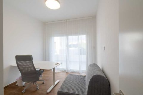 2 dormitorios Apartment en Agios Tychonas, Cyprus No. 74233 12