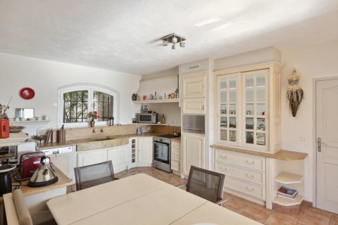 4 bedrooms Villa in Cabris, France No. 72061 11