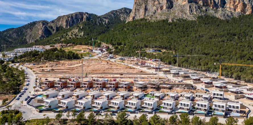 3 bedrooms Villa in Polop, Spain No. 123413