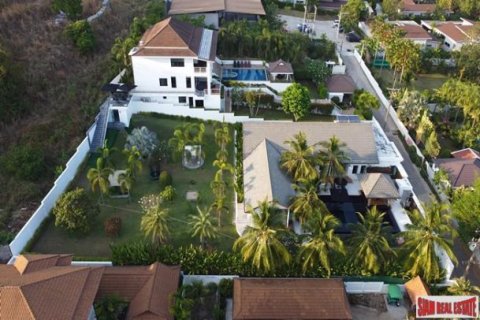 4 bedrooms Villa in Rawai, Thailand No. 97101 3