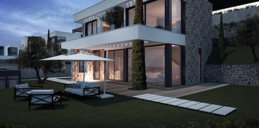Studio House in Herceg Novi, Montenegro No. 104826
