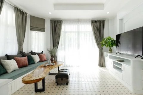 6 bedrooms House in Chiang Mai, Thailand No. 97600 1