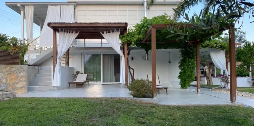 5 rooms House in Chalkidiki, Greece No. 107671