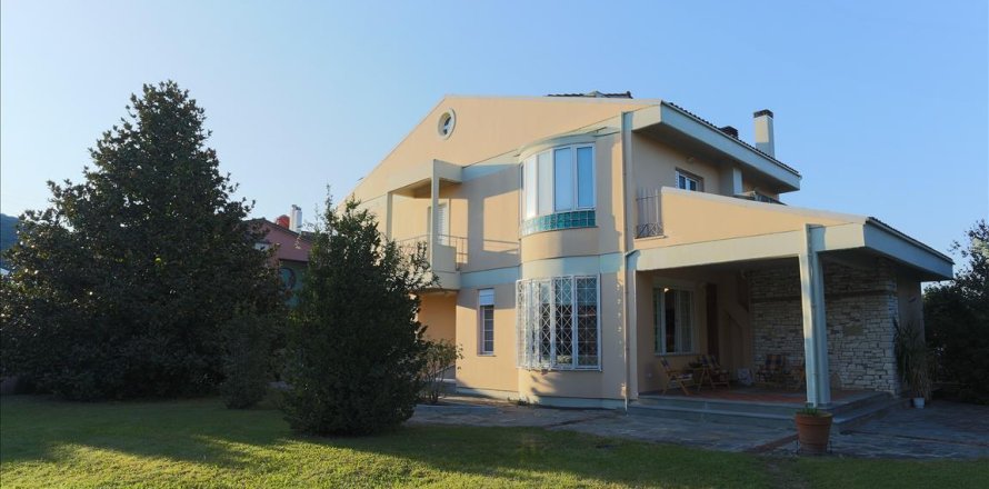 5 rooms Villa in Ioannina, Greece No. 58860
