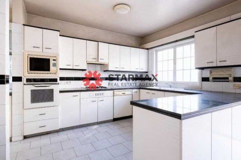 4 bedrooms House in Strovolos, Cyprus No. 82733 8